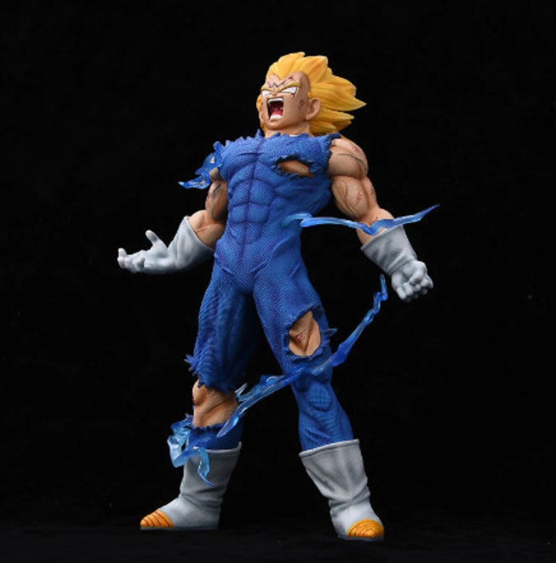 Dragon Ball Z: Majin Vegeta Powering Up Statue