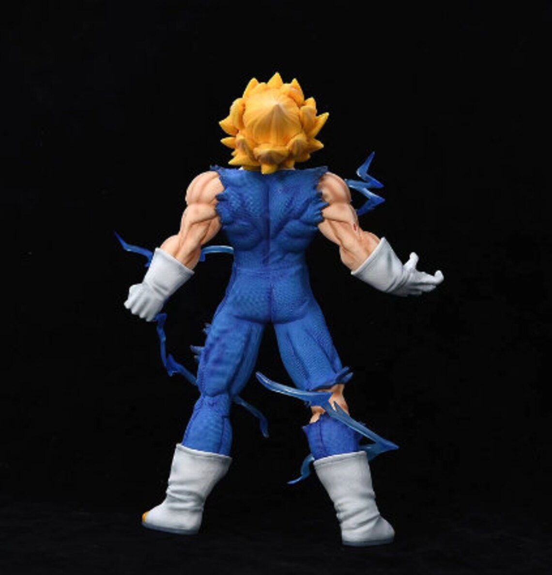 Dragon Ball Z: Majin Vegeta Powering Up Statue